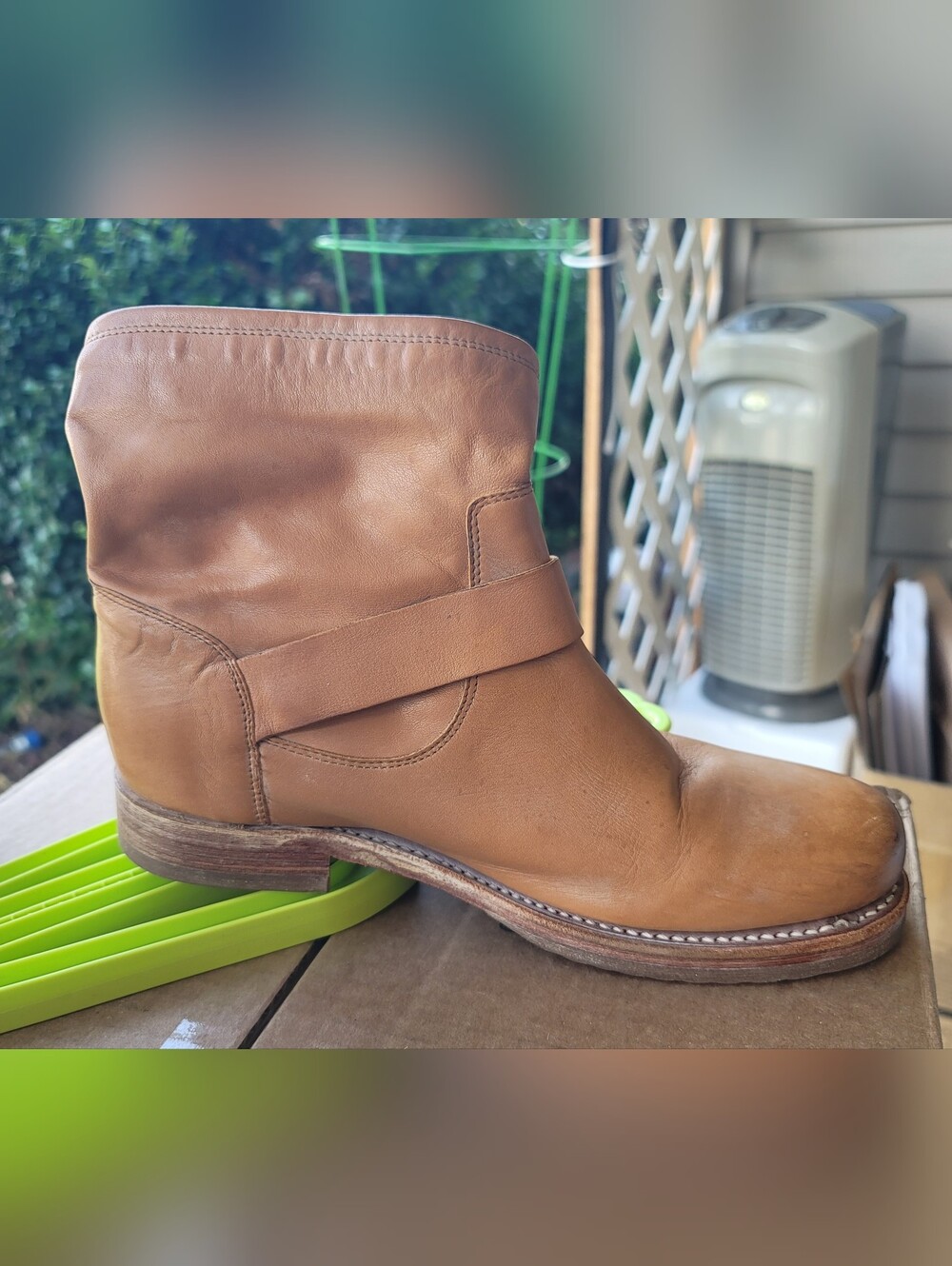 NWOT. Frye Women's Veronica Flex Tan Leather Booties. Size 8 - Picture 3 of 12